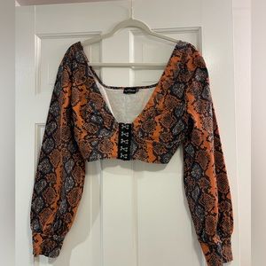 Pretty Little Thing along Sleeved Crop Top